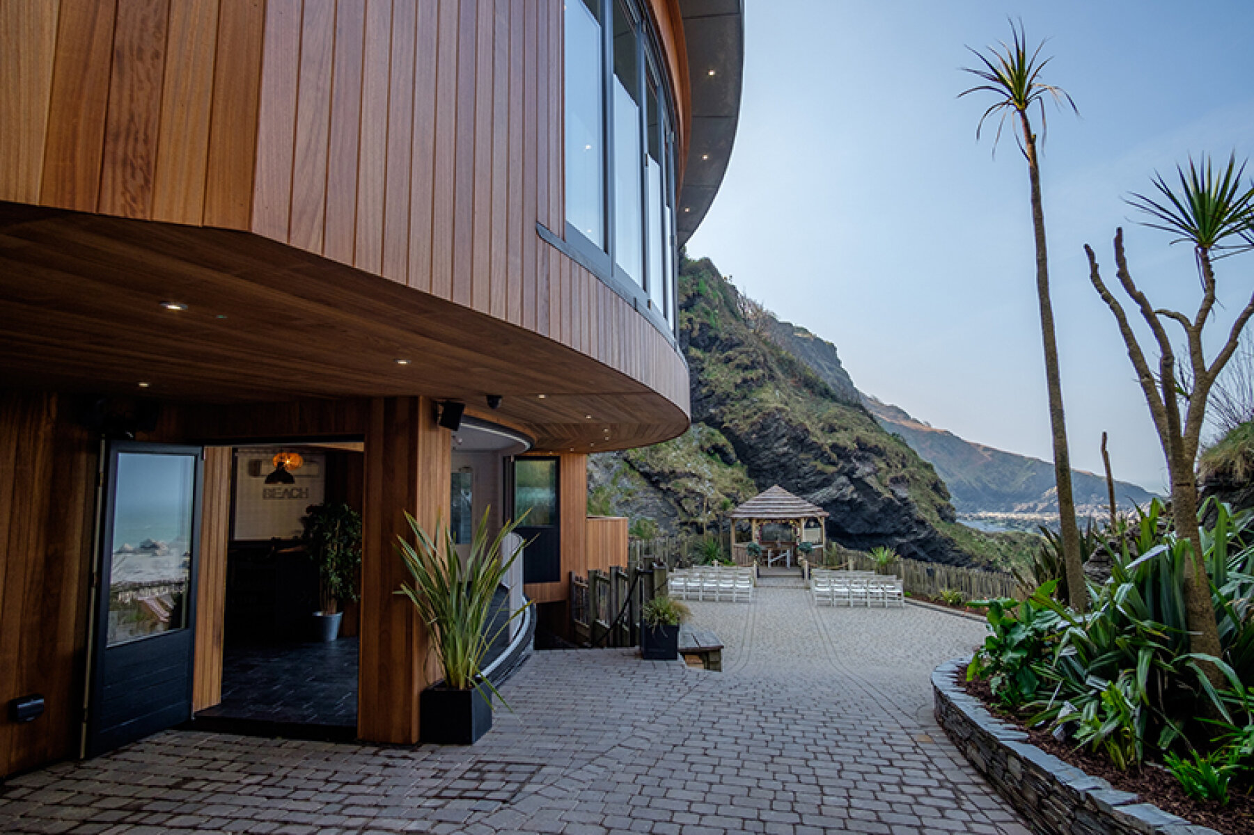 Tunnels Beaches - Image 3